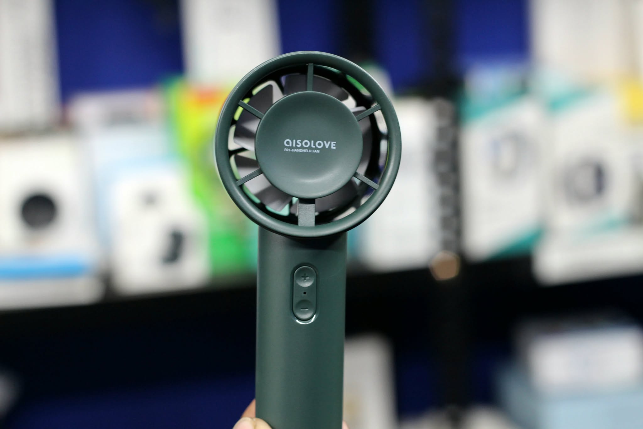 614925499_896803476100208_7534922601676362803_n Xiaomi Aisolove F01 Handheld Turbo Fan in a compact portable design.