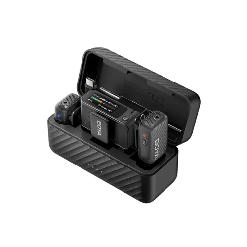 Boya BOYAMIC 2 AI-Powered Button Mini Wireless Microphone System Price in BD - Boya BOYAMIC 2 wireless transmitters, touchscreen receiver, and charging case.